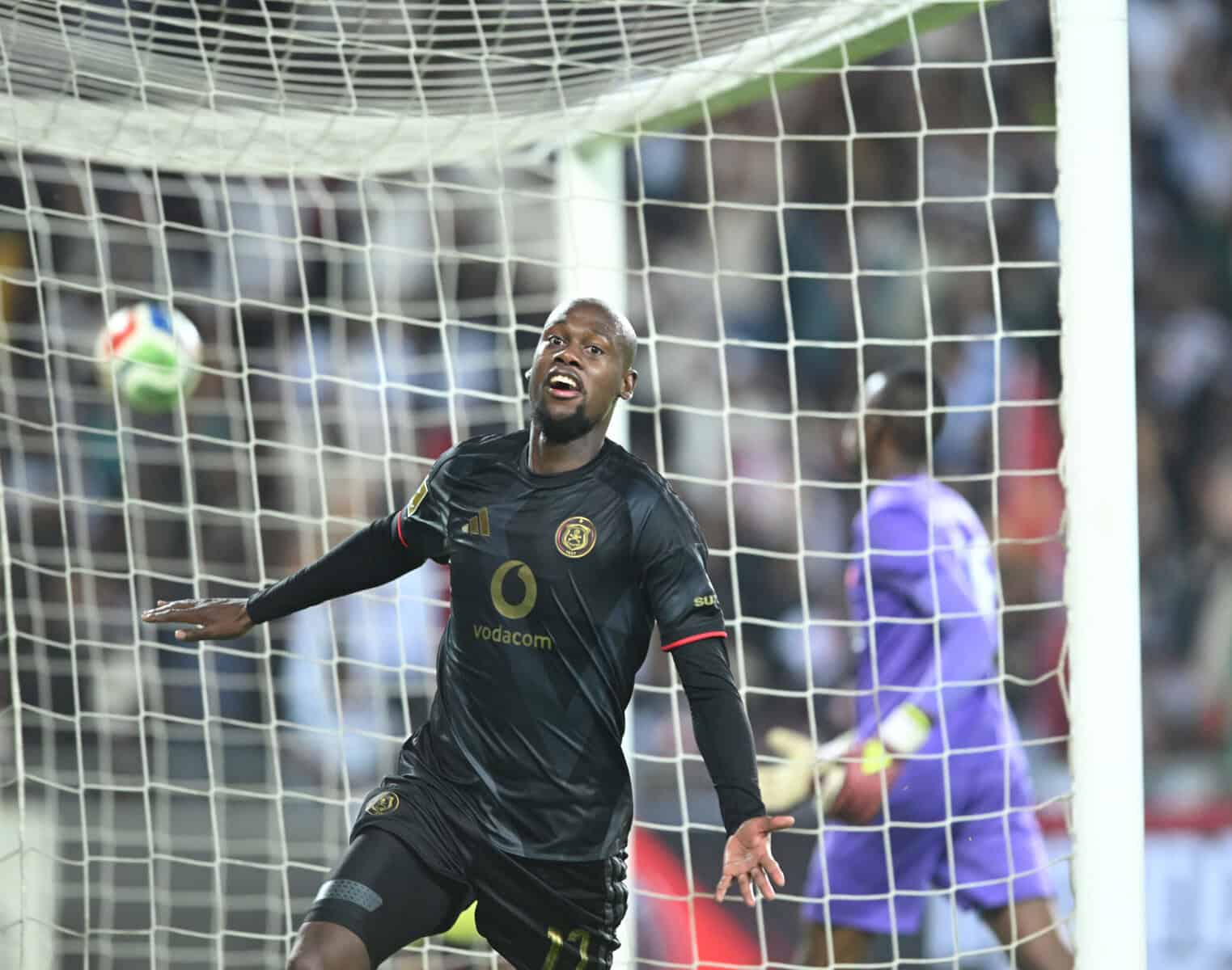 Pirates rout hapless Stars to reach Champions League group stage