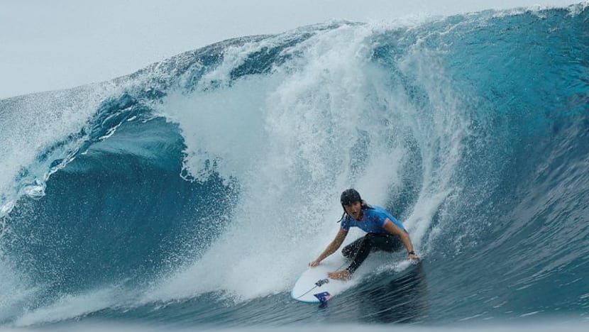 Surfing-Reigning champion Picklum takes first win of the season in Portugal tubefest