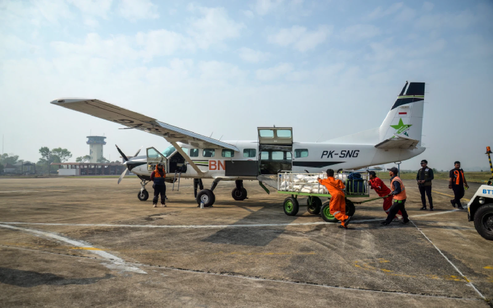 Indonesia chases clouds to stem El Nino fires