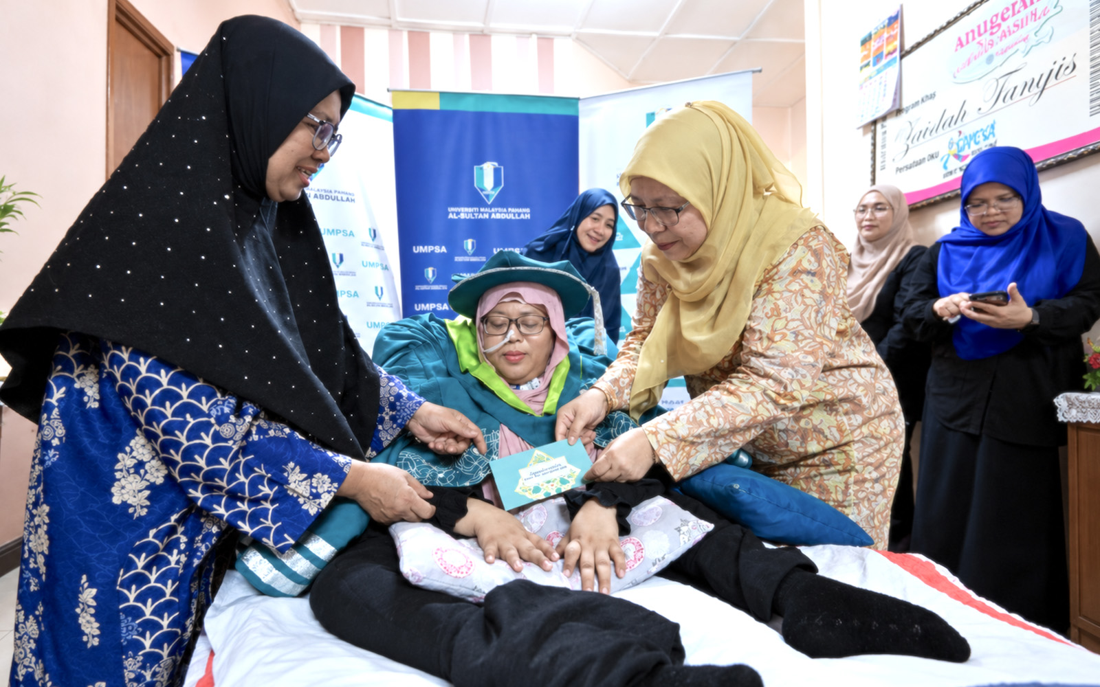 How Siti Hawa achieved a PhD with her mother at her side