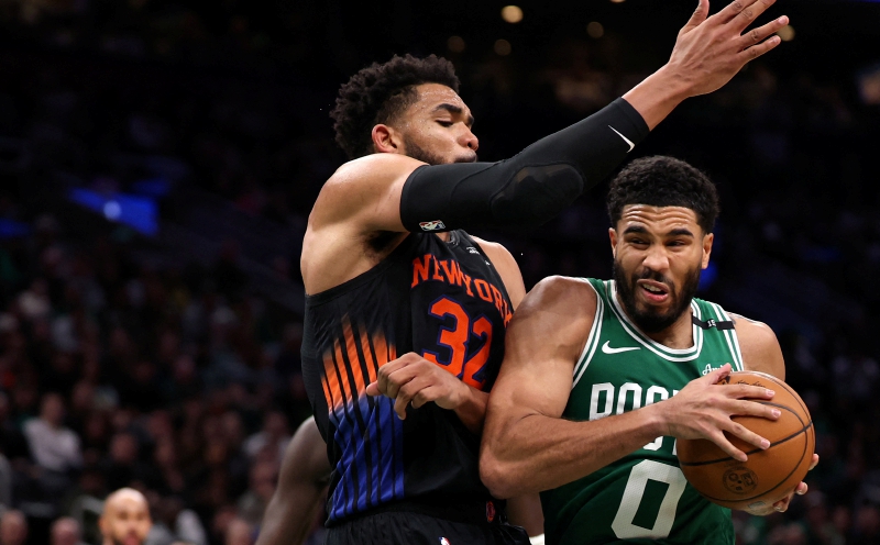 Tatum delivers as Celtics down winless Knicks