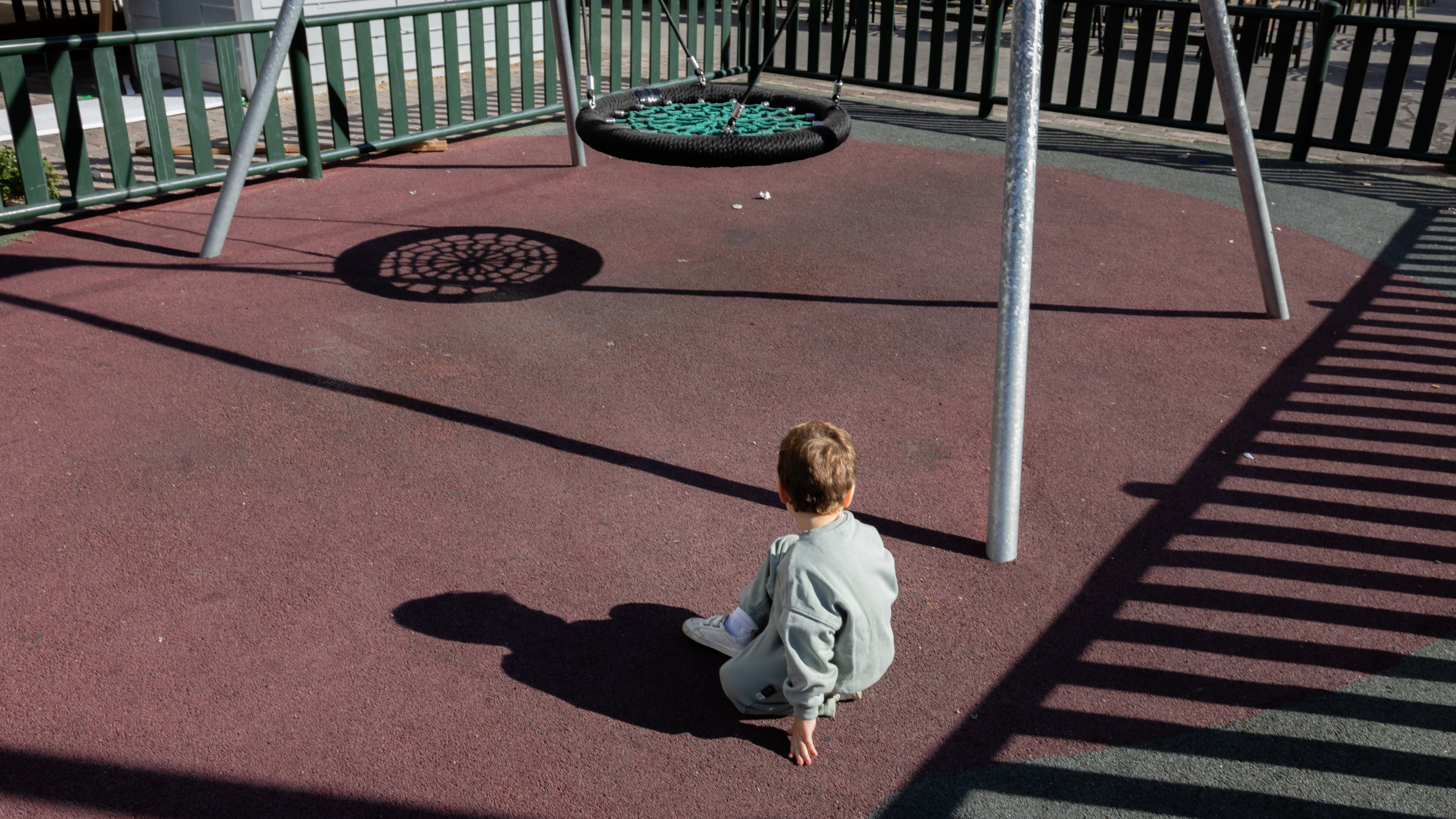 Catalonia proposes banning children's playgrounds with recycled rubber for health reasons