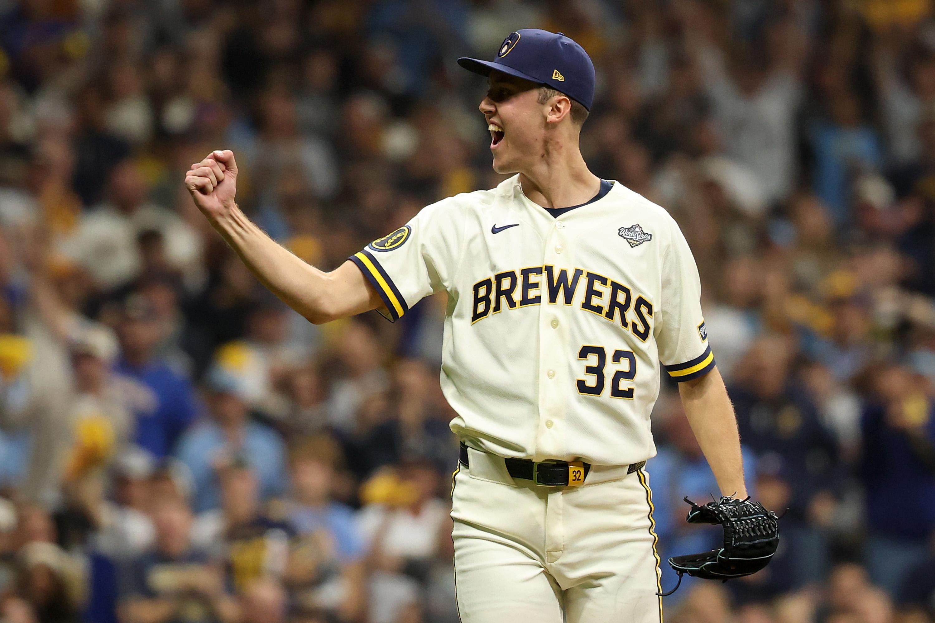 Brewers hold on for 3-2 win over Rays in Game 1