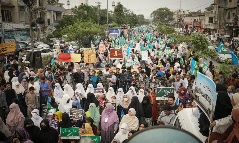 JI protests power outages, inflation in KP