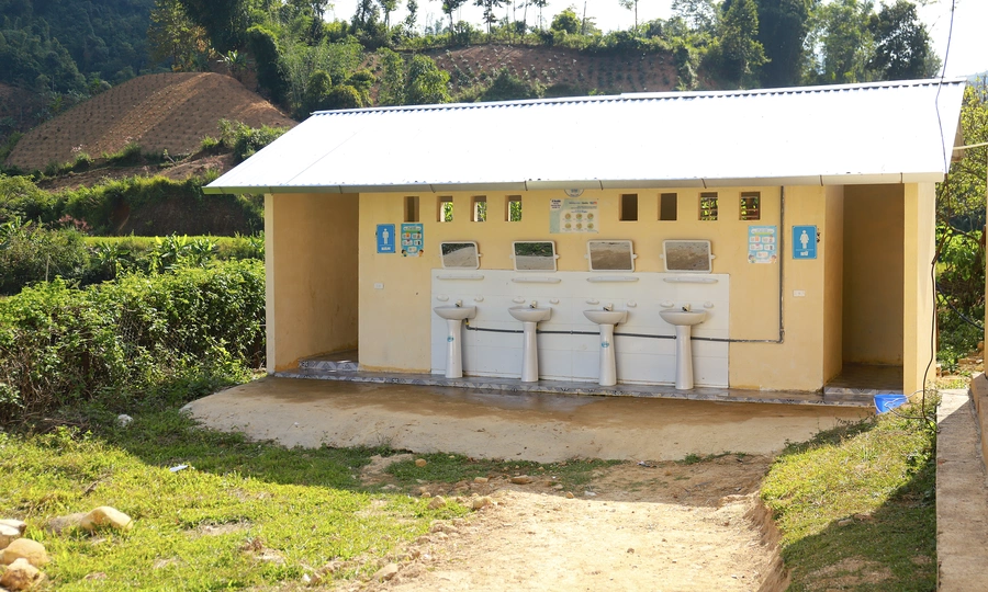 11 school sanitation facilities inaugurated in Son La