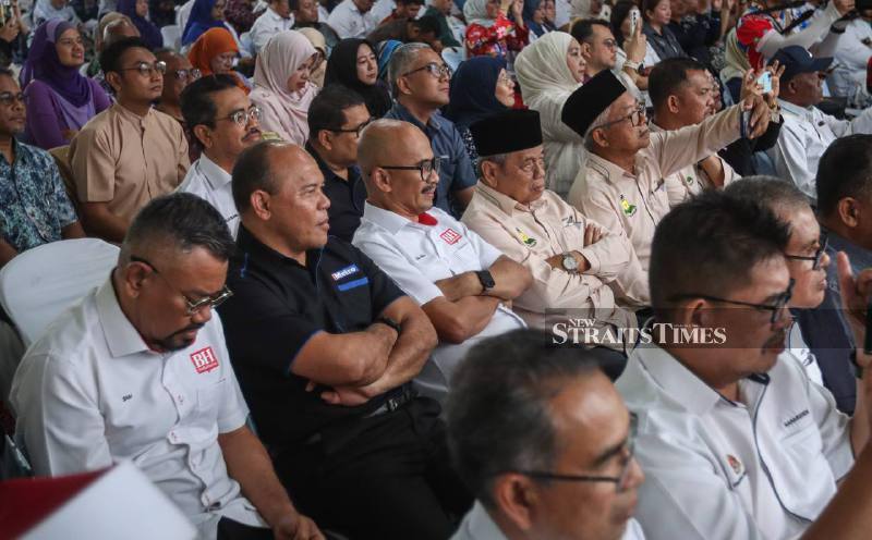 DBP honours Berita Harian, Harian Metro for strengthening use of Bahasa Melayu