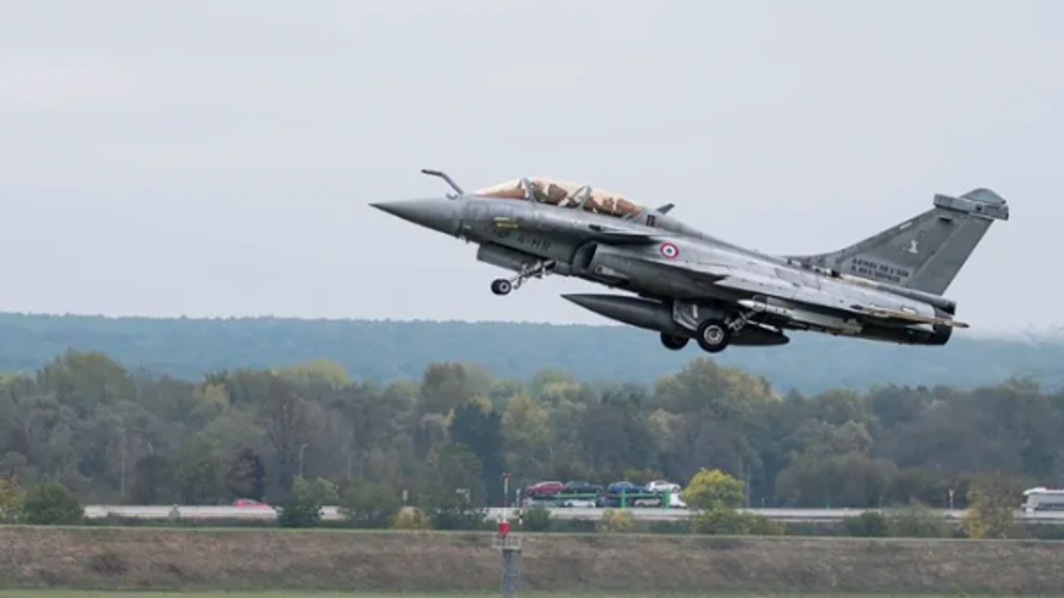 UK and French air forces conduct first joint nuclear strike drill