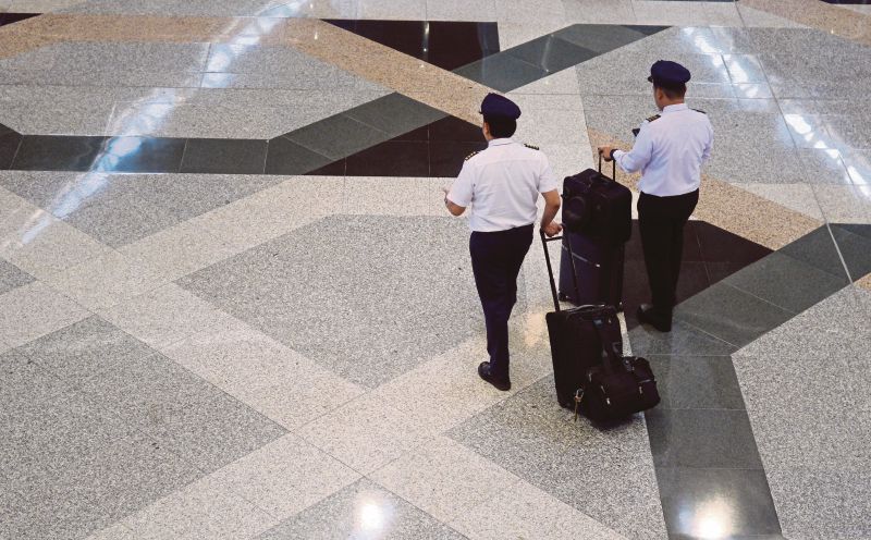 Consider random breathalyser tests for pilots, cabin crew