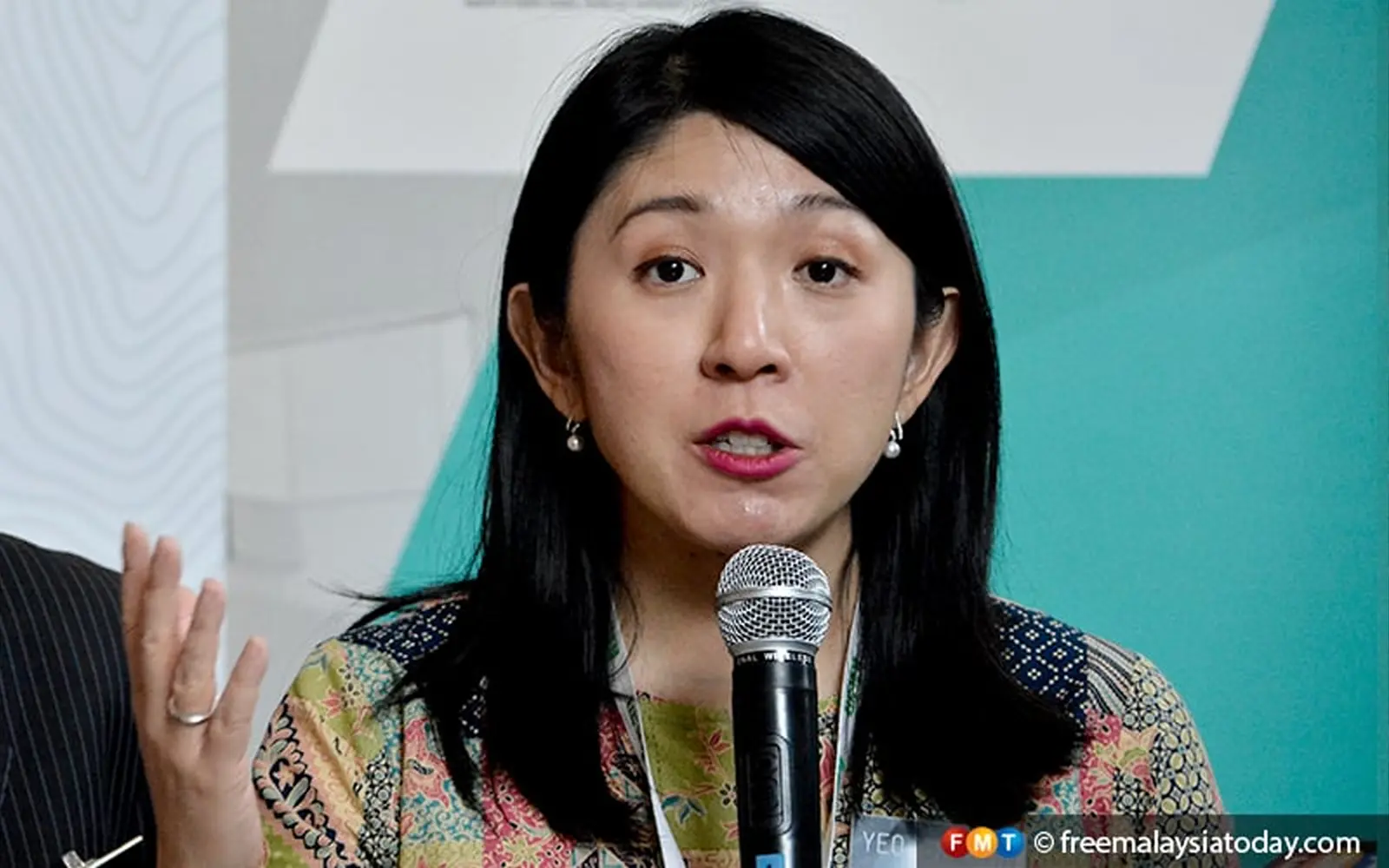 Consult experts before banning Waze, DAP’s Yeo urges govt
