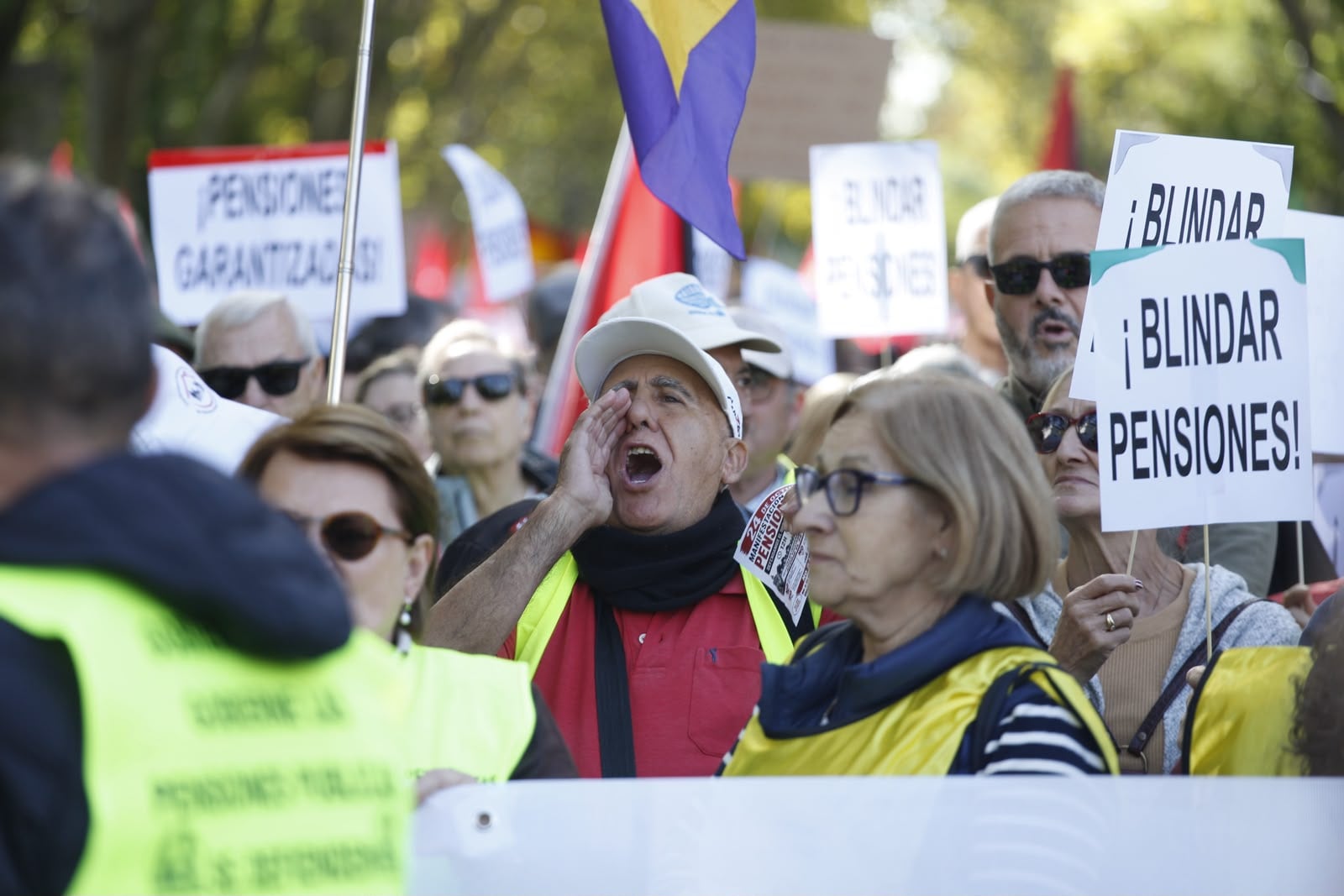 Thousands of people demonstrate in Madrid in defense of the pension system: “They’re not for sale!”