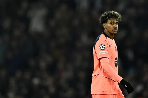 Mourinho plays down Real Madrid comparisons with Barcelona before Clasico