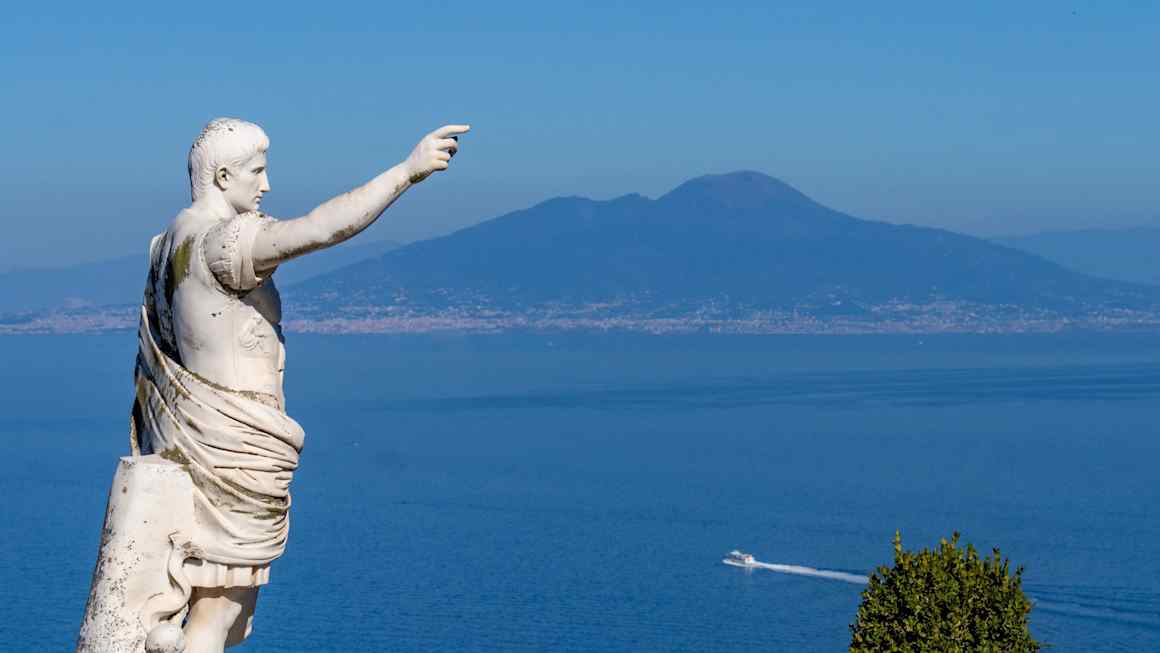 Chris Hohn’s hedge fund bets on Italian luxury hotels