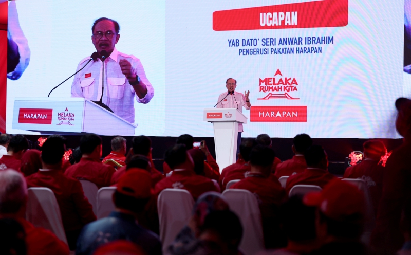Anwar unveils PH's 21 candidates for Melaka polls