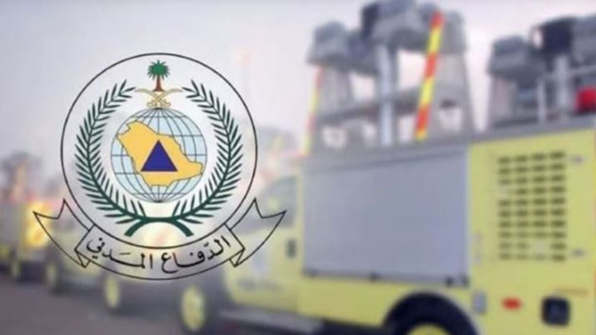 Civil Defense extinguishes fire at two shops in Riyadh's Manfouha district