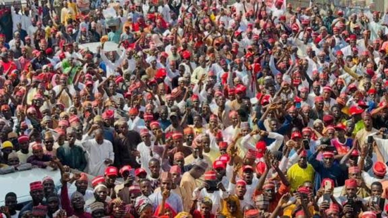 Massive crowd as NDC supporters storm Kano in solidarity march for Peter Obi/Kwankwaso ticket [VIDEO]