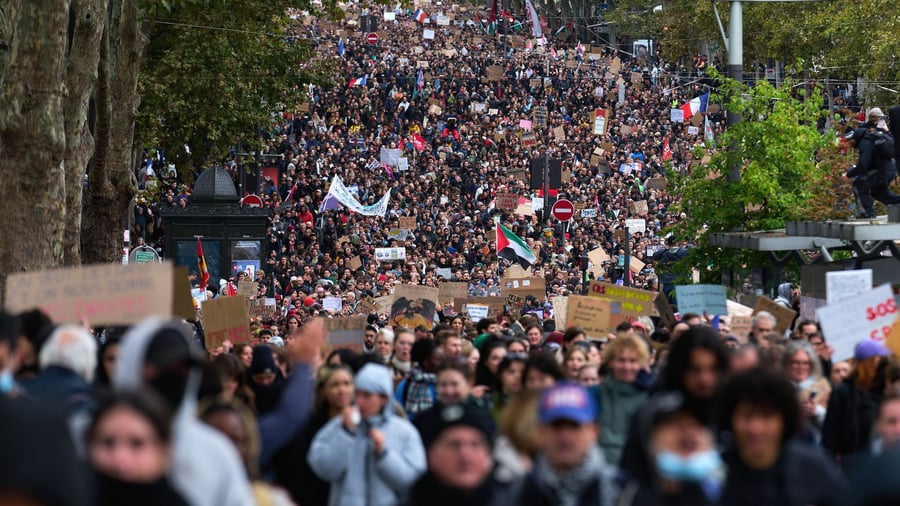 Demonstrationen: Frankreich: Hunderttausende demonstrieren - Gewalt am Abend