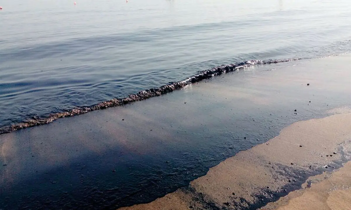 UAE’s Ras Al Khaimah shuts all beaches as neighbours grapple with oil leak