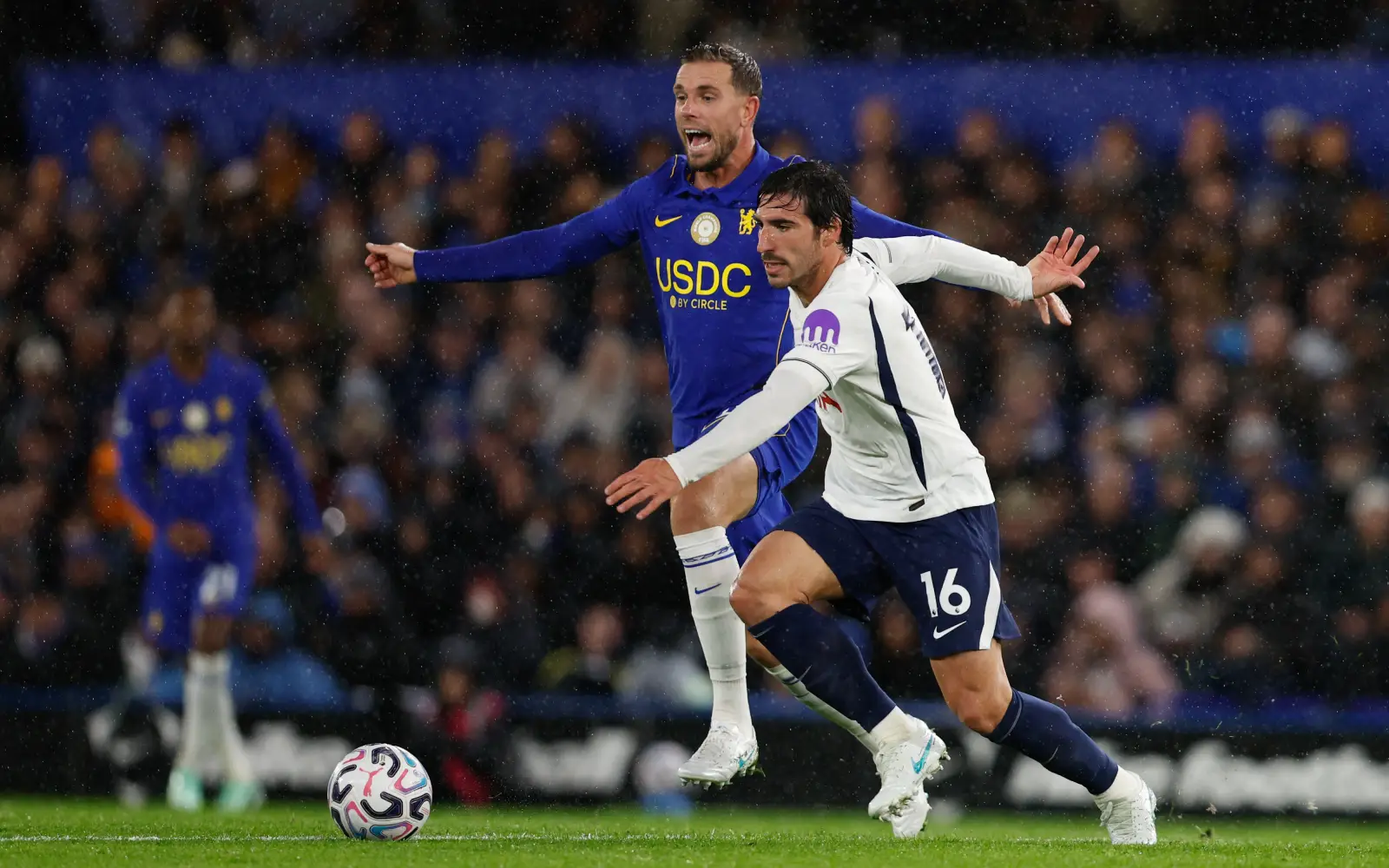 Spurs seal rare win at Chelsea as Palmer sees red