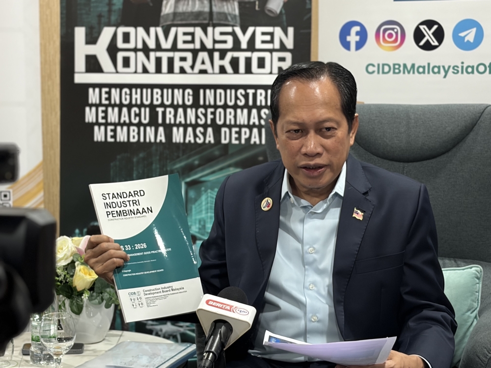 Poor management, financial weakness behind 75pc of delayed projects, says Ahmad Maslan