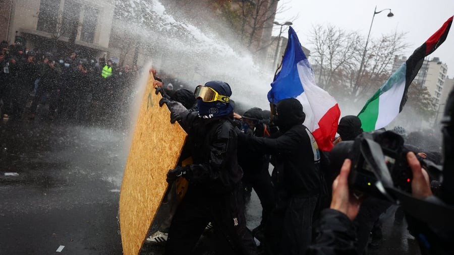 France and Italy: Riots during protests – At least 1000 arrests