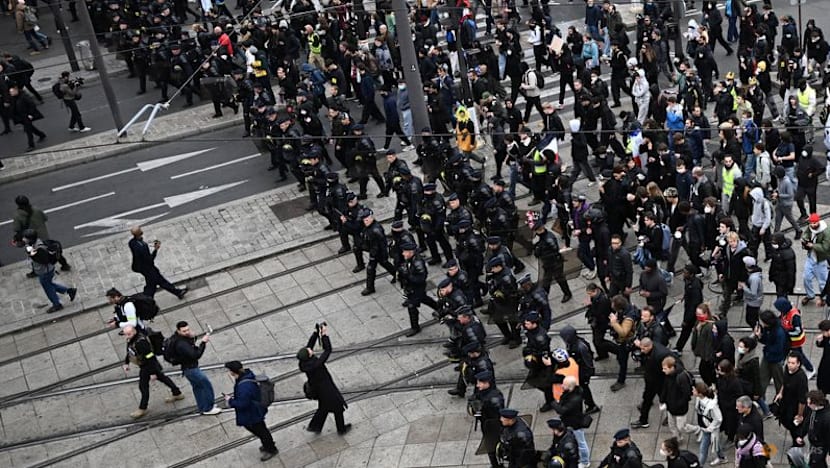 Fresh clashes rock France as protesters march on