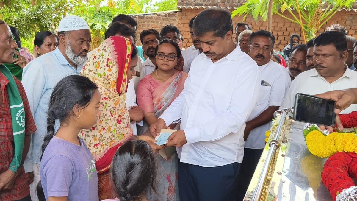 Hanur shoot-out: Funeral of deceased held, MLA distributes compensation to next of kin