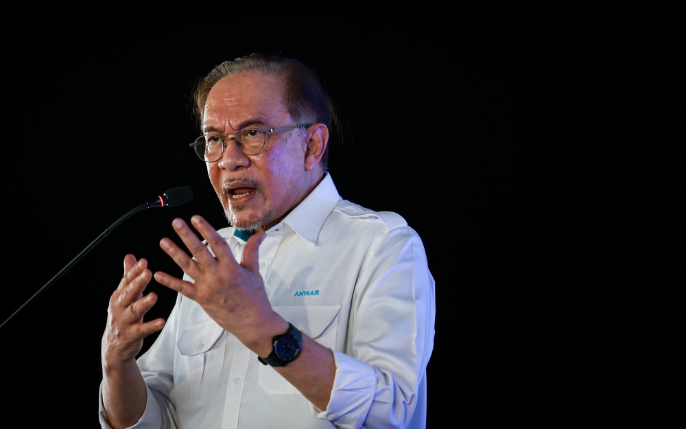 Anwar explains Waze review, says Malaysia cannot ignore security risks