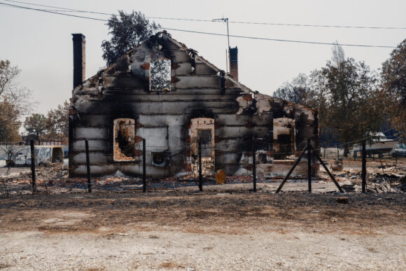 France Pledges €100 Million in Wildfire Aid for Homes and Firms