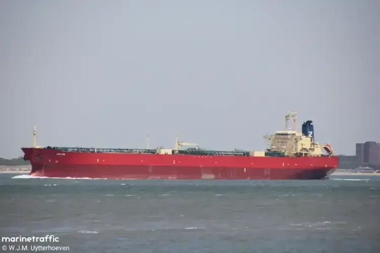 Russian “shadow fleet” tanker linked to Iranian leadership sends distress signal in the North Atlantic