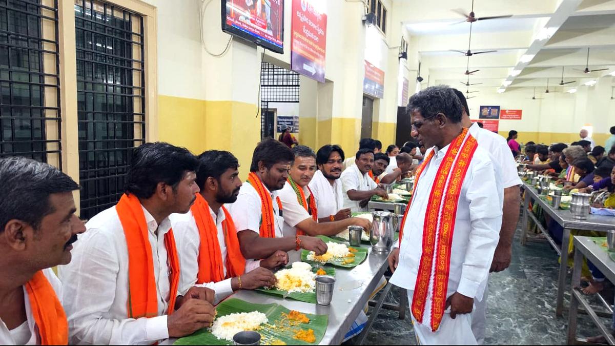 Srisailam temple to open three more laddu counters, including one for women, for Kartikam rush