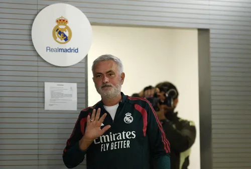 Mourinho faces first Barcelona Clasico since Real Madrid return