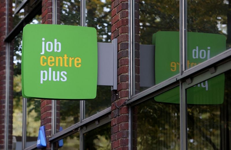 UK wage growth 3.5% in the second quarter