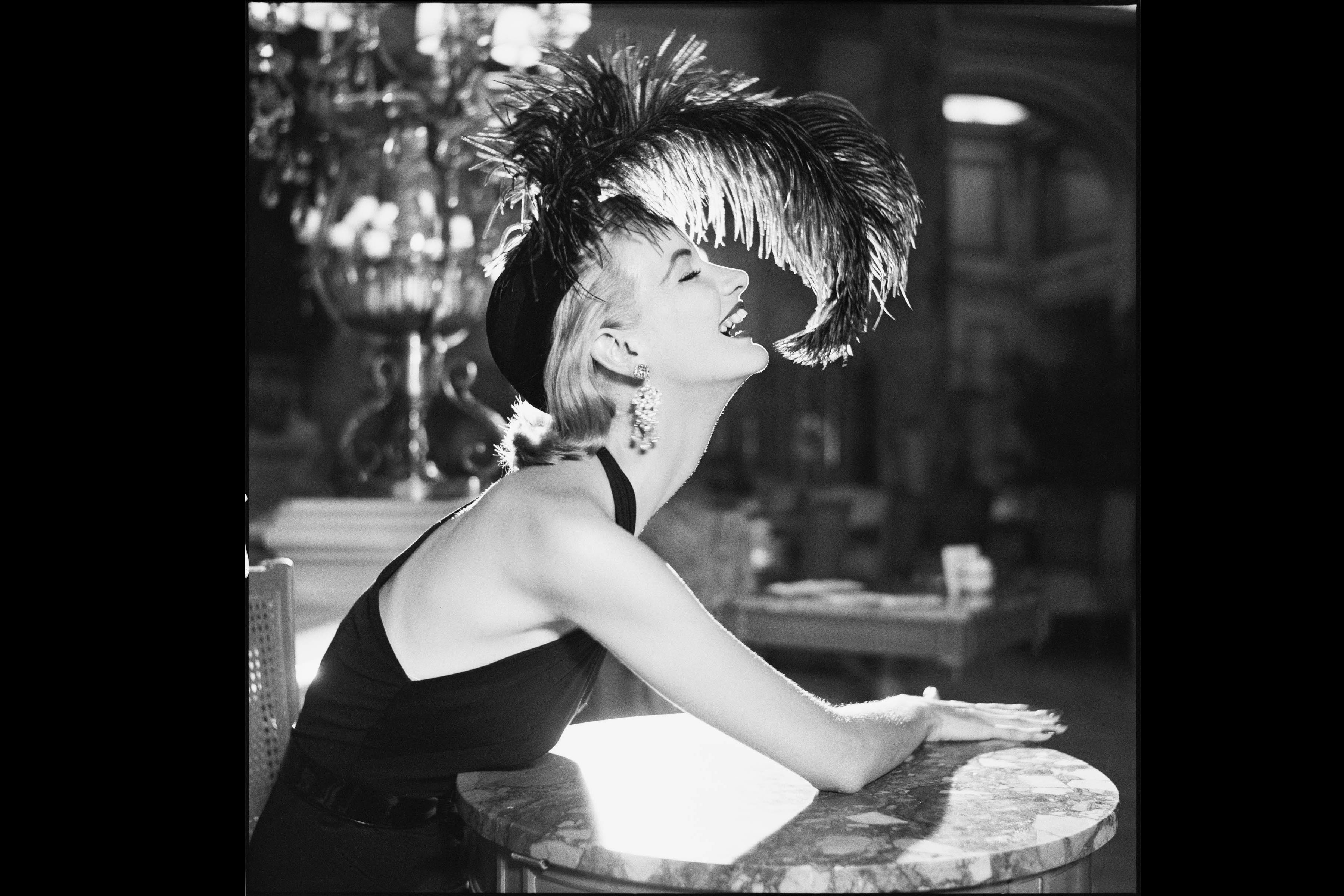 Absolutely magnificent 50s and 60s photos by the unparalleled genius Richard Avedon – the man who revolutionised fashion