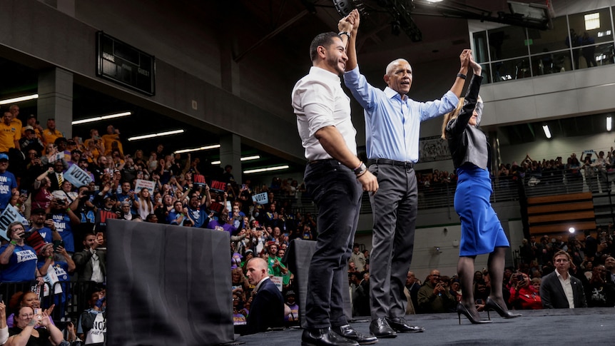 Donald Trump labels Obama 'incompetent' in post rally retaliation
