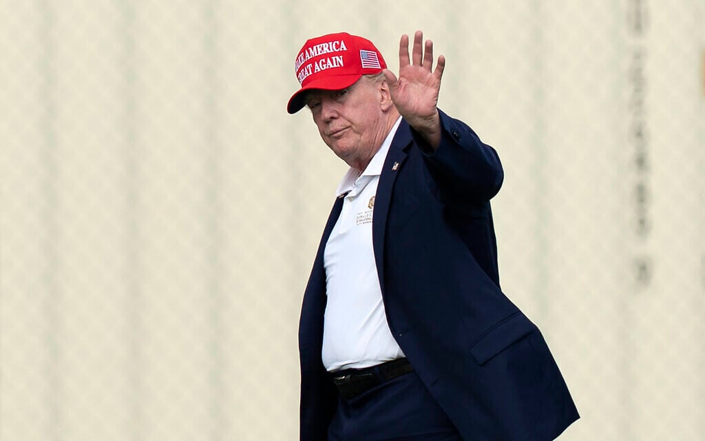 Trump’s approval rating sinks to presidency low of 33% as Iran war drags on