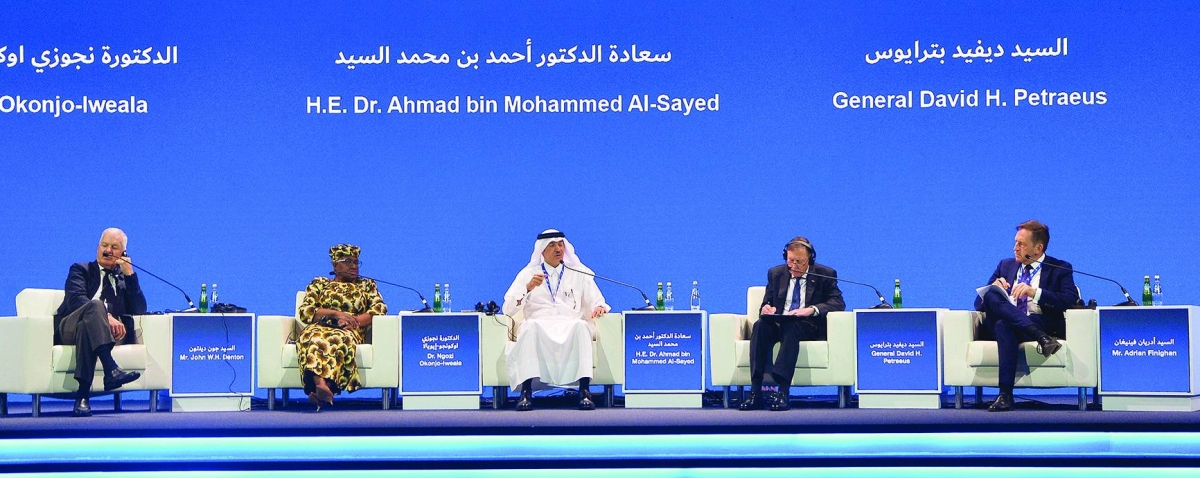 Experts discuss strengthening global trade positions