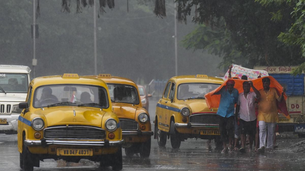 Low-pressure system moves towards Jharkhand, western districts of Bengal to get heavy rain