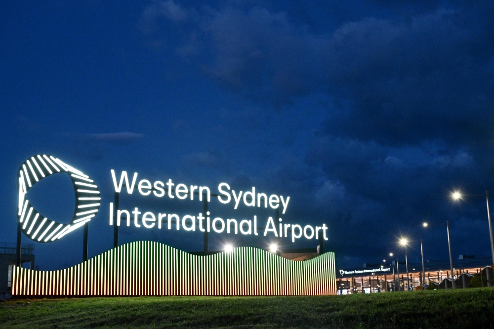 First international flight takes off from new Sydney airport