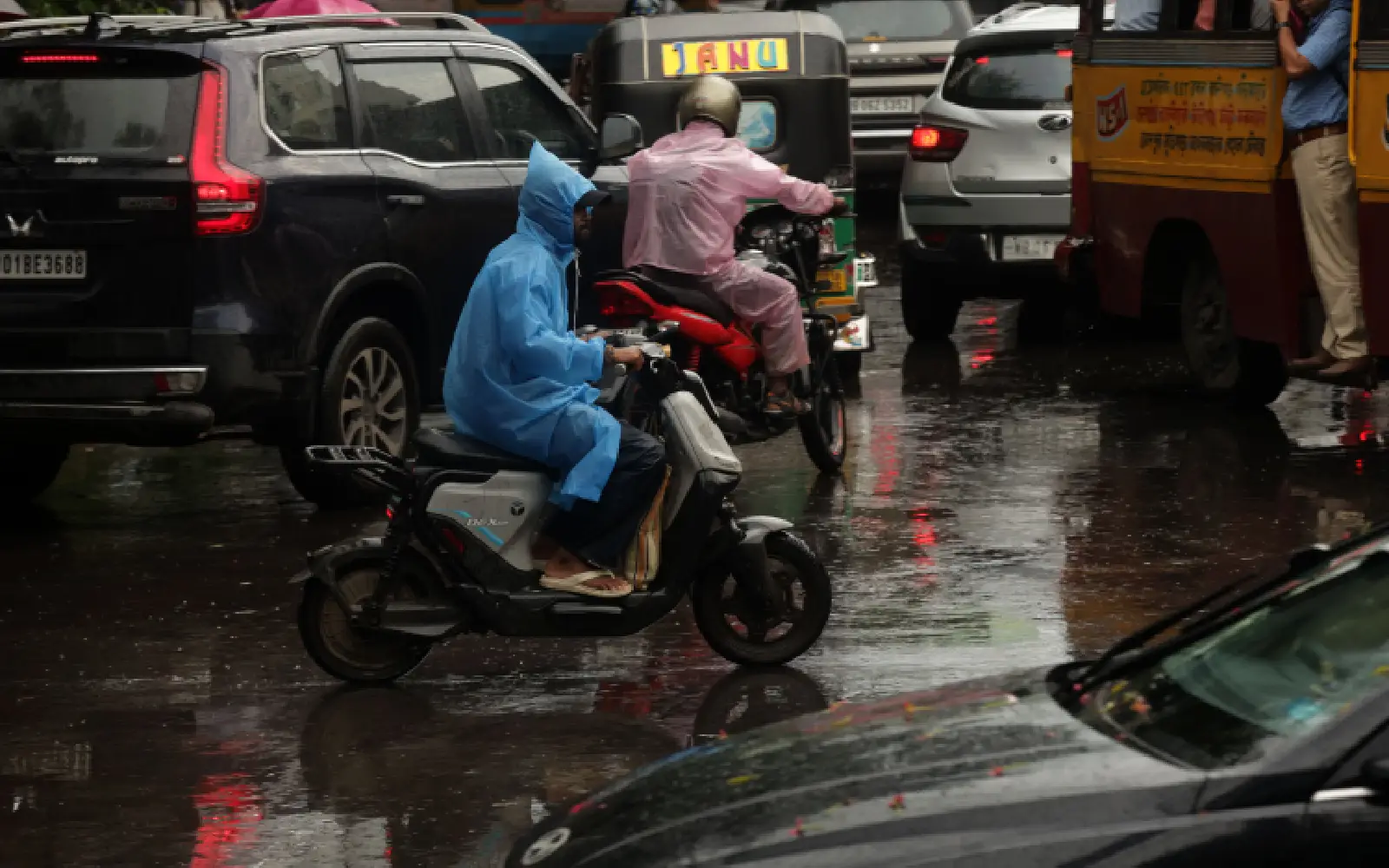 India to evacuate thousands as Cyclone Arnab nears eastern coast