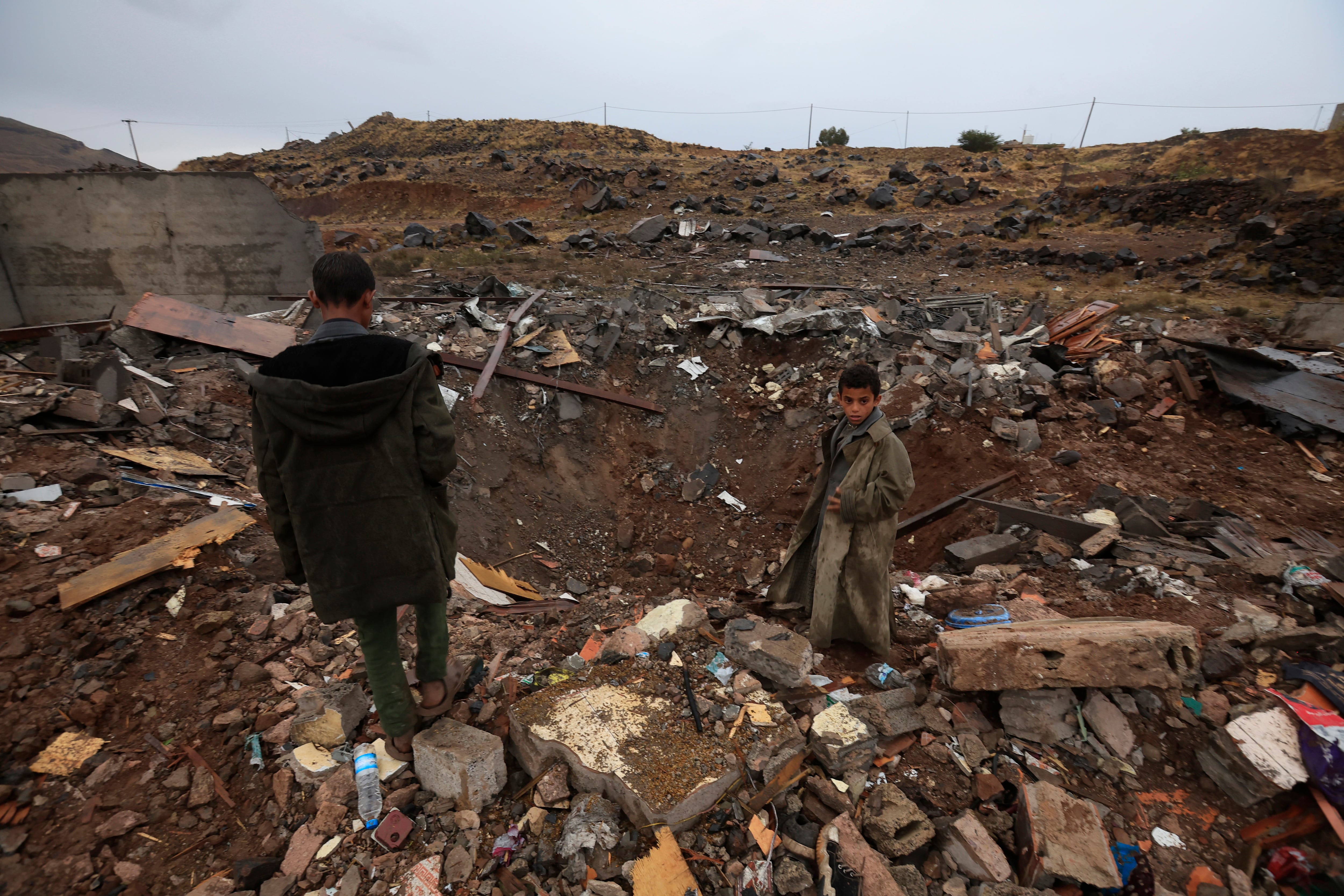 Saudi coalition strikes Sanaa, Jordan arrests church attack suspects and iPhone Duo buyers complain