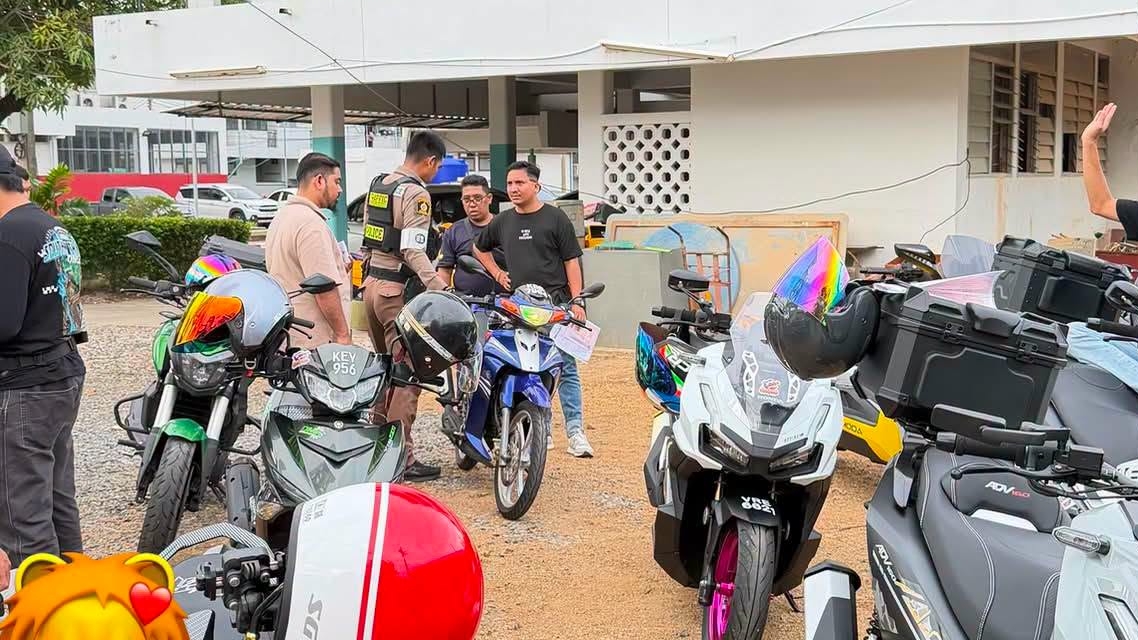 Malaysian tourists threaten Thailand boycott after motorcycle fines