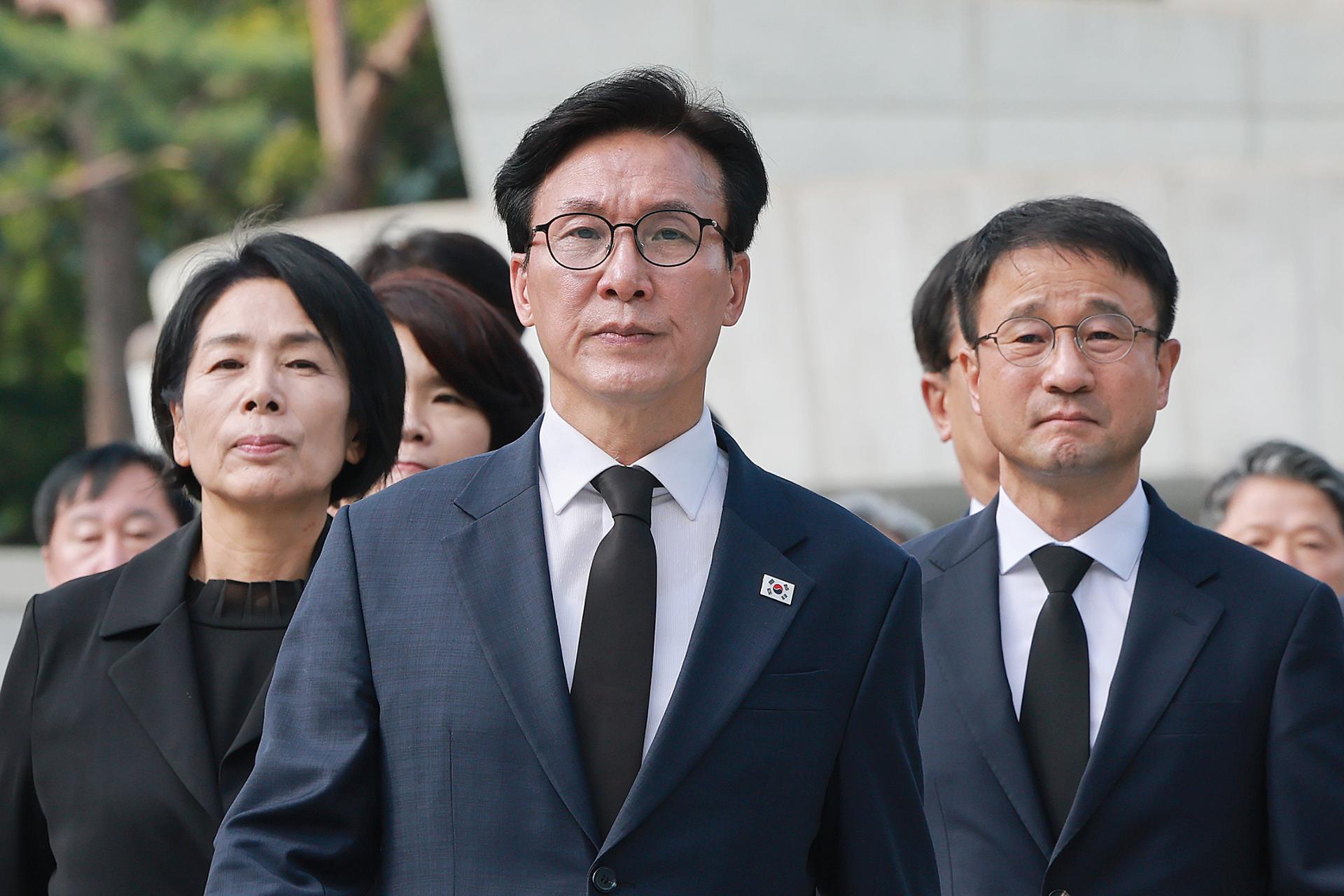 Kim Min-seok faces 1st test with divided DPK leadership