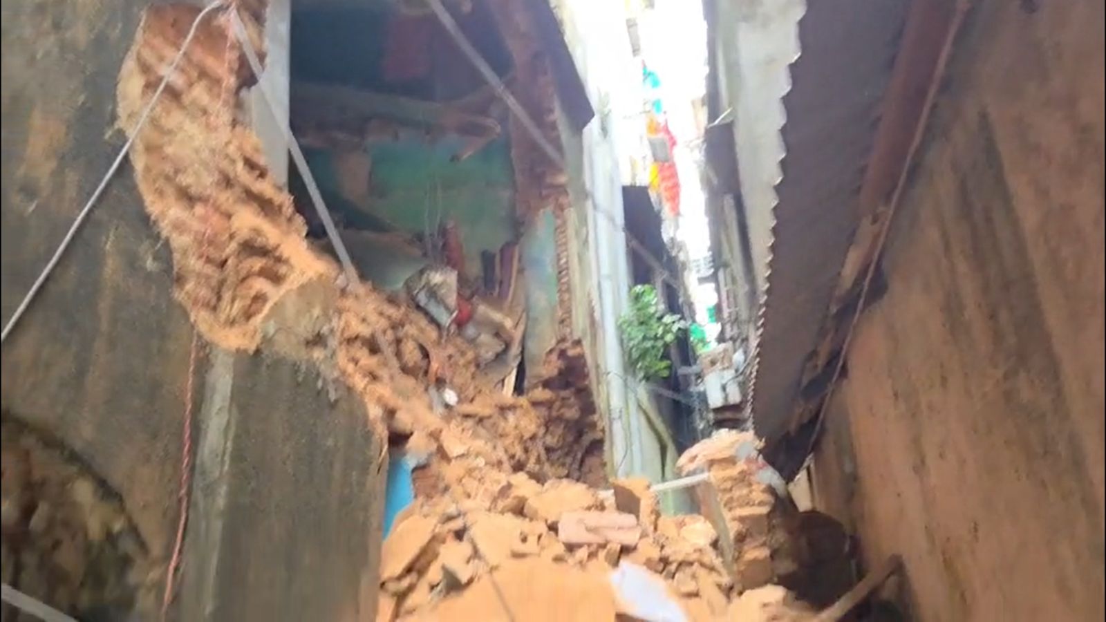 Kolkata rain: Woman killed as 200-year-old structure collapses in Jorabagan