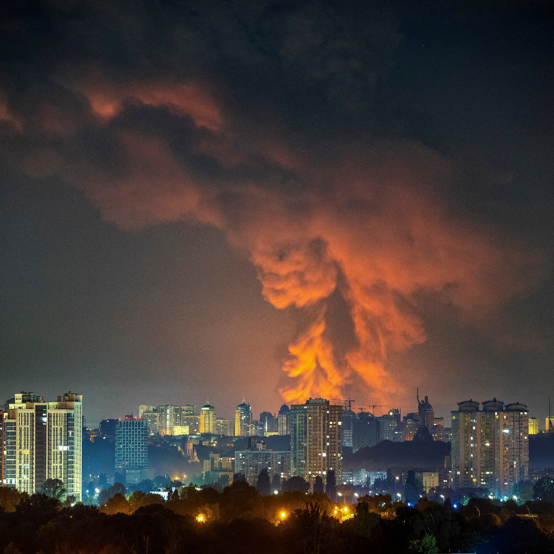 Russia’s Deadly Missile Attack on Kyiv Exploits Ukraine’s Depleted Air Defenses