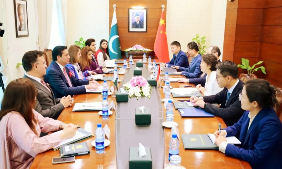 Pakistan, China call for enhanced cooperation between foreign ministries: FO