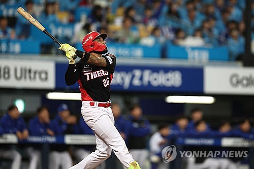 (LEAD) Once candidate to be cut, Castro comes up big for Tigers in KBO postseason win