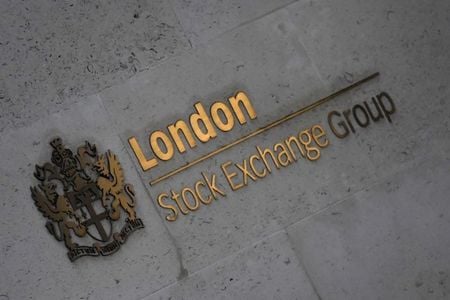 FTSE 100 today: Stocks rise as energy majors defy Hormuz strike fears