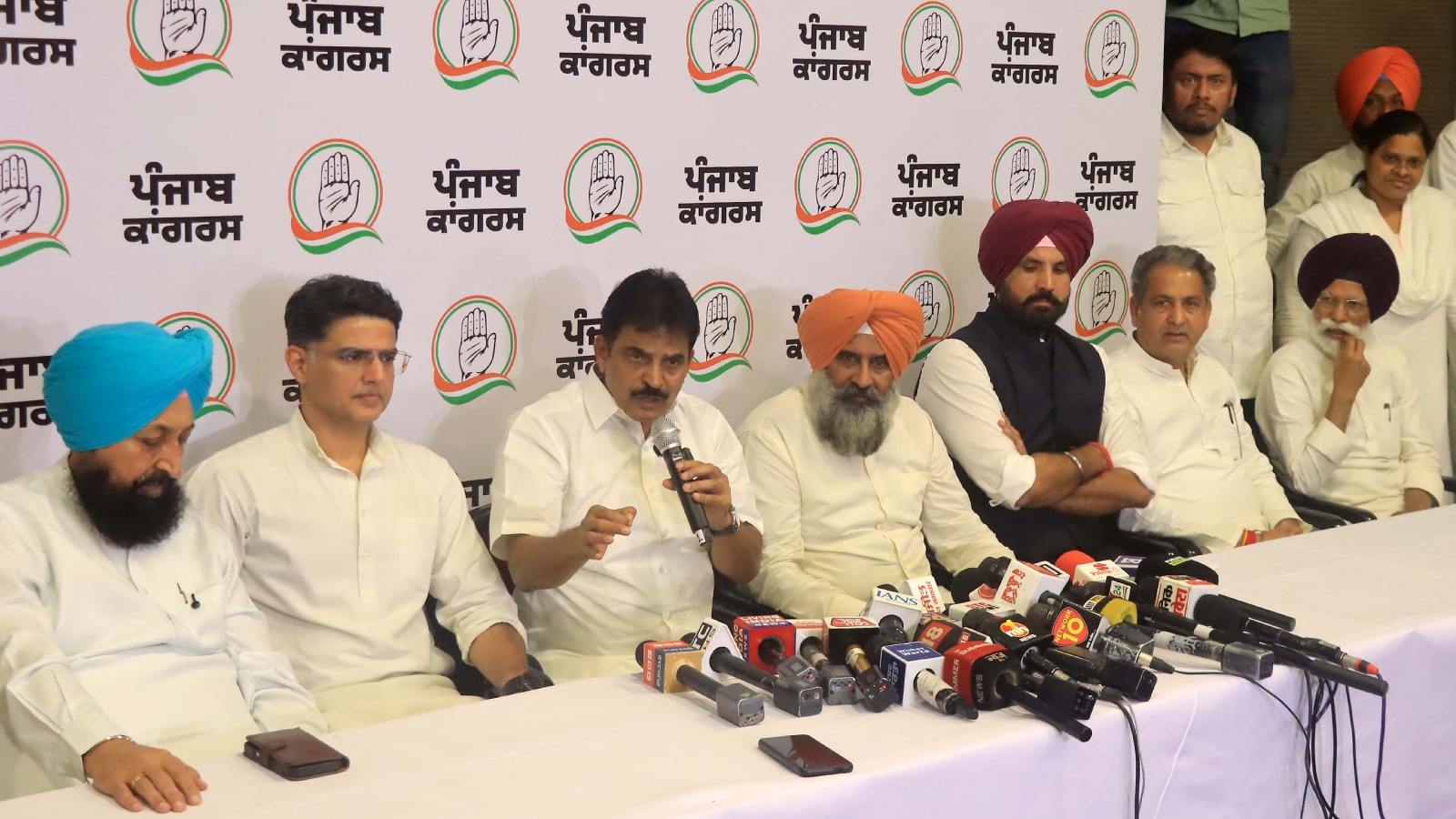 Ladenge aur jeetengey: KC Venugopal, Sachin Pilot projects Punjab Congress unity