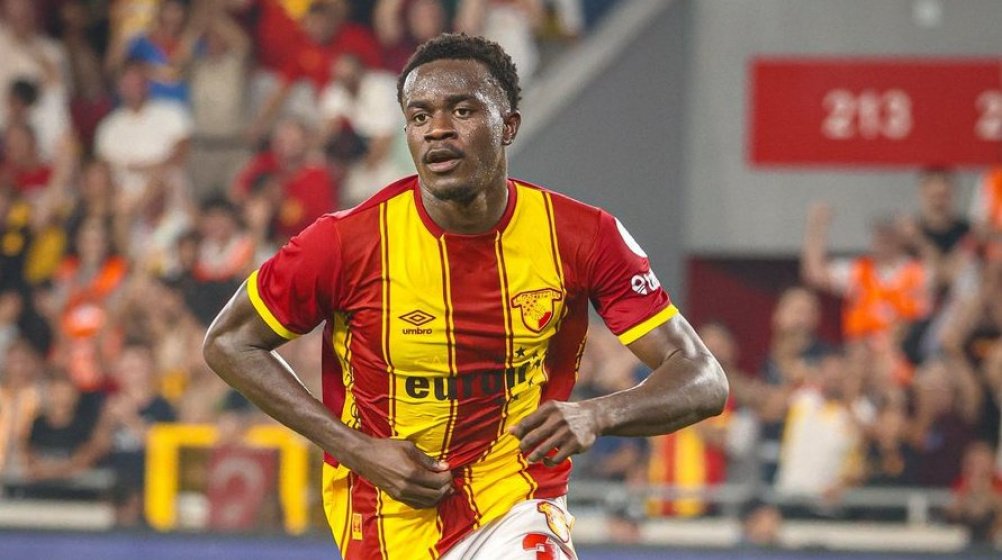Transfer: Bundesliga clubs scramble for Anthony Dennis