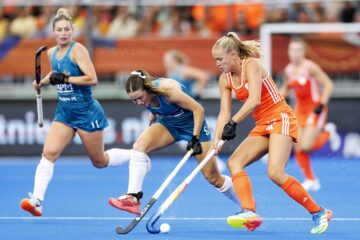 Dutch men face Argentina in World Cup hockey, women win again